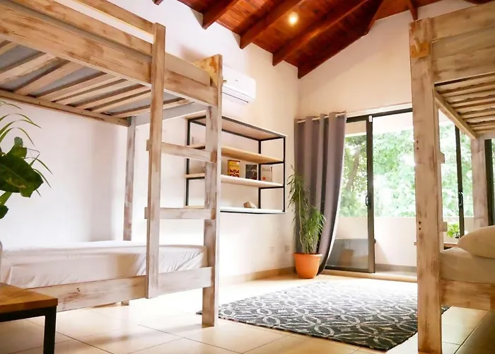 Lodge Rapture Surfcamps Costa Rica