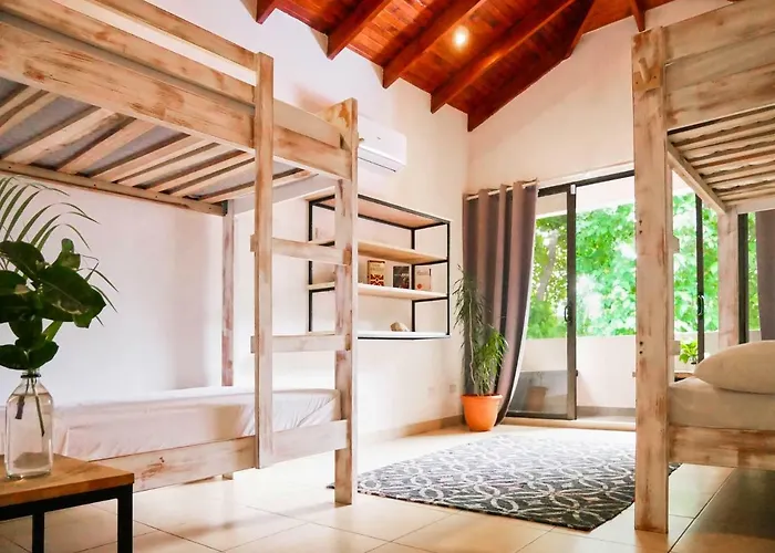 Lodge Rapture Surfcamps Costa Rica